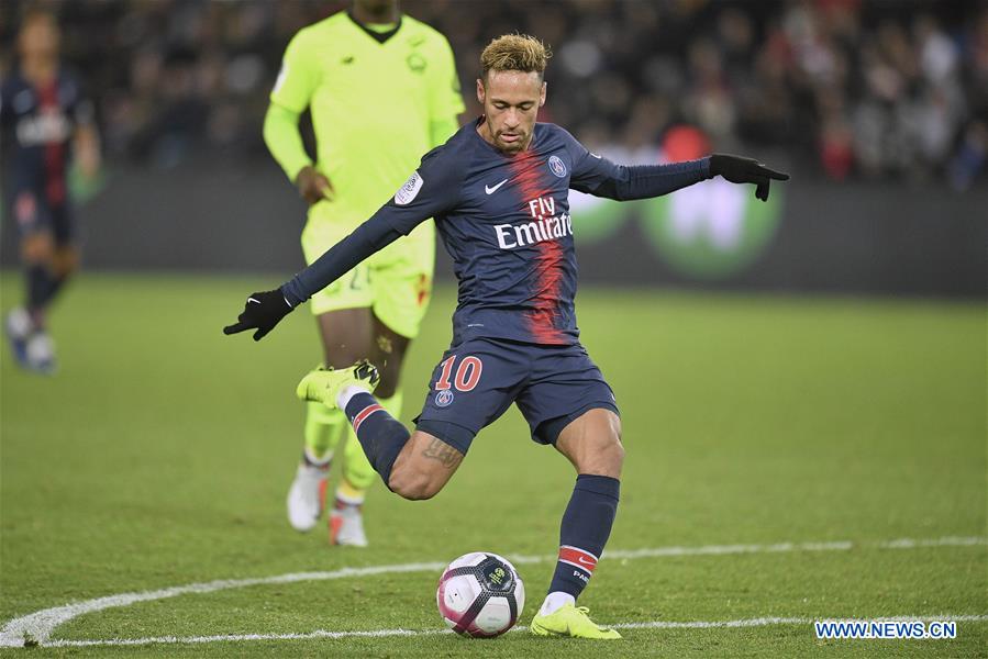 (SP)FRANCE-PARIS-FOOTBALL-LIGUE 1-PARIS SAINT-GERMAIN VS LILLE