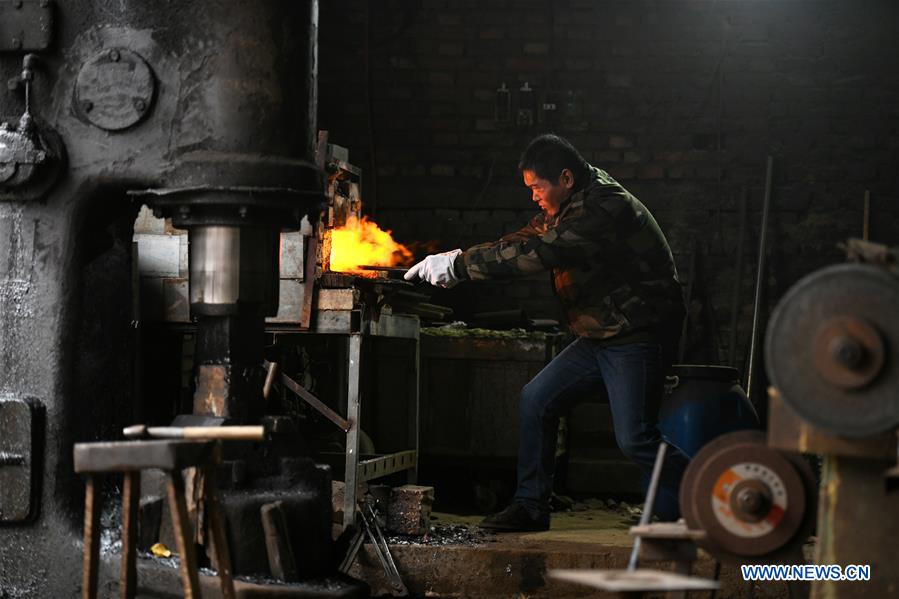 #CHINA-HEBEI-BLACKSMITH-SWORD MAKING (CN)