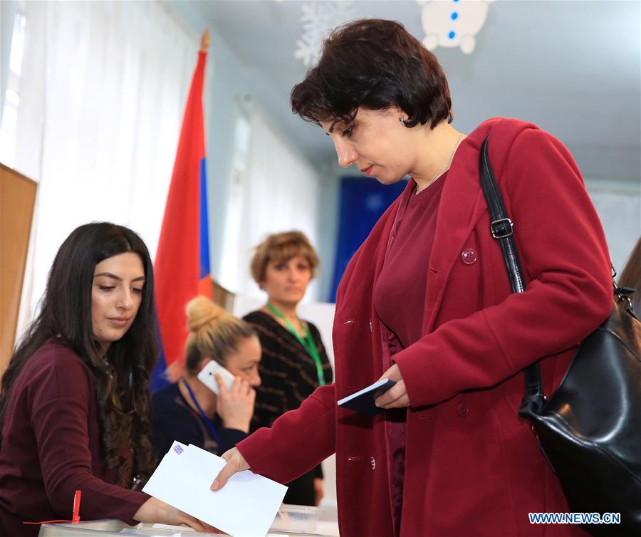 ARMENIA-YEREVAN-PARLIAMENTARY ELECTIONS-VOTING