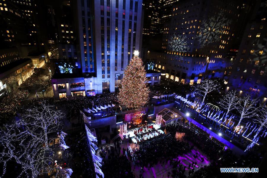 U.S.-2018 NEWS IN PICTURES FROM A TO Z-R FOR ROCKEFELLER CENTER CHRISTMAS TREE