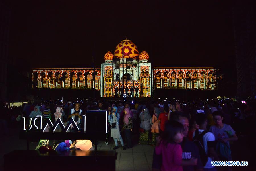 MALAYSIA-PUTRAJAYA-LAMPU FESTIVAL