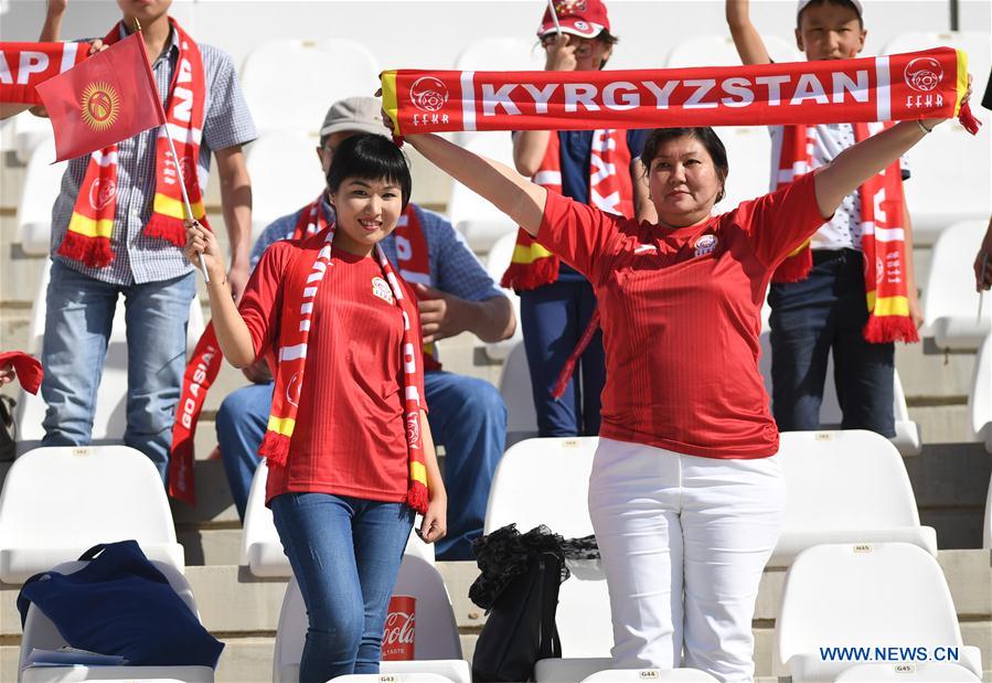 (SP)UAE-AL AIN-SOCCER-ASIAN CUP-FANS