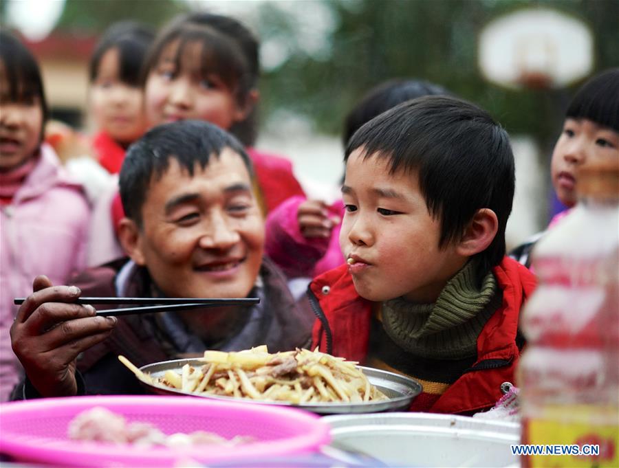 CHINA-JIANGXI-TEACHER-LEFT-BEHIND CHILDREN-COOK (CN)