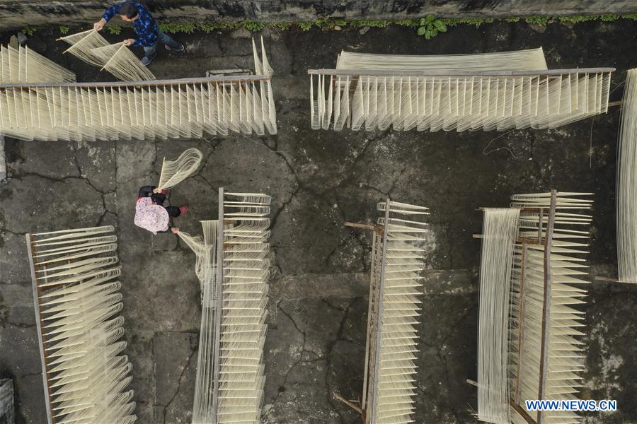 CHINA-DRYING FOOD