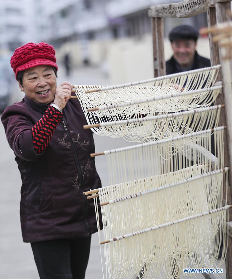 CHINA-DRYING FOOD