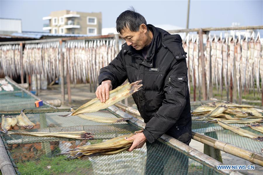 CHINA-DRYING FOOD