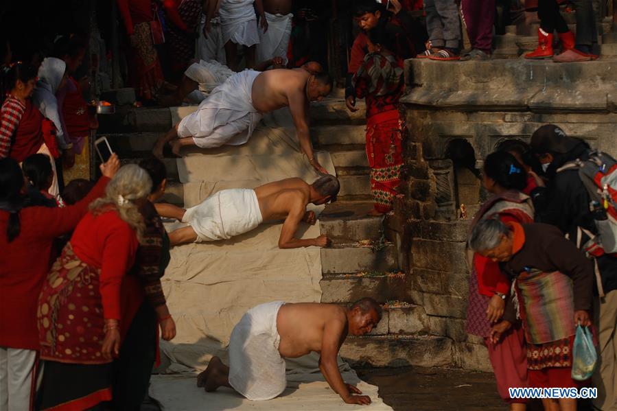 NEPAL-BHAKTAPUR-HINDU-FAST