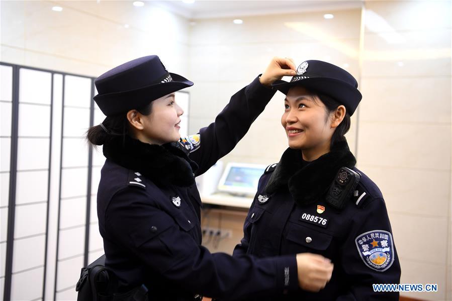 CHINA-HEFEI-SPRING FESTIVAL TRAVEL RUSH-RAILWAY POLICEWOMEN (CN)
