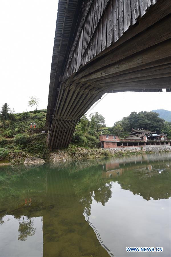 CHINA-FUJIAN-ARCHITECTURE-WOODEN-ROOFED ARCH BRIDGE (CN)