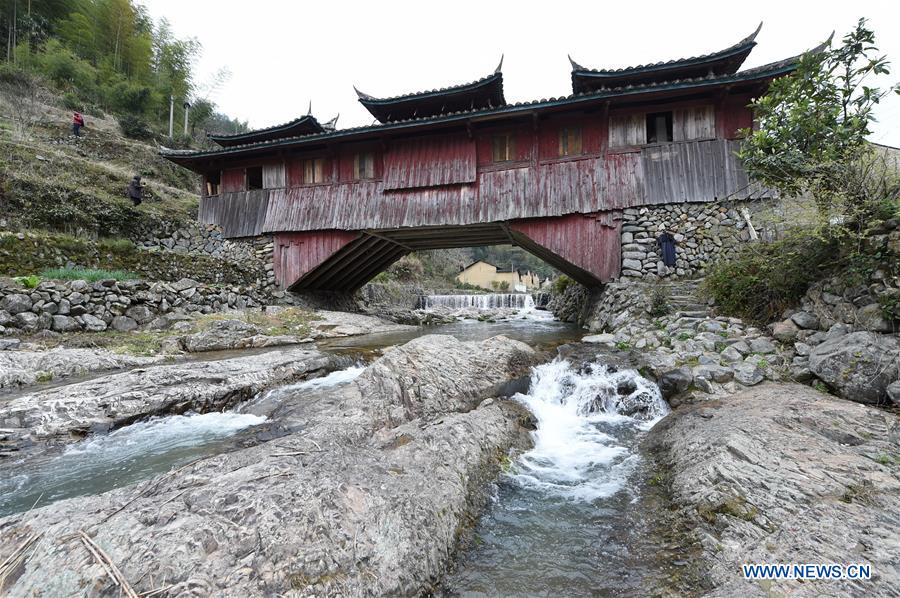 CHINA-FUJIAN-ARCHITECTURE-WOODEN-ROOFED ARCH BRIDGE (CN)