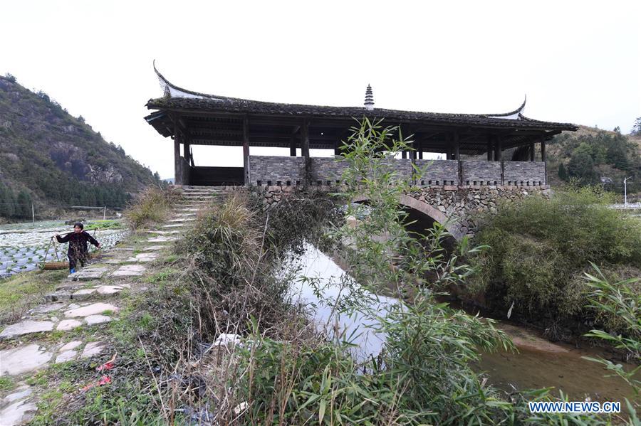 CHINA-FUJIAN-ARCHITECTURE-WOODEN-ROOFED ARCH BRIDGE (CN)