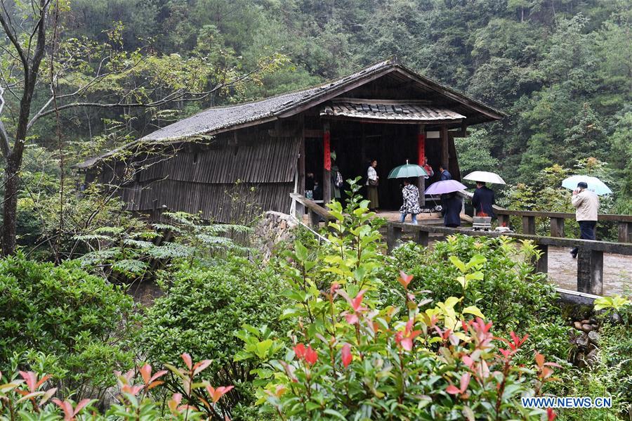 CHINA-FUJIAN-ARCHITECTURE-WOODEN-ROOFED ARCH BRIDGE (CN)