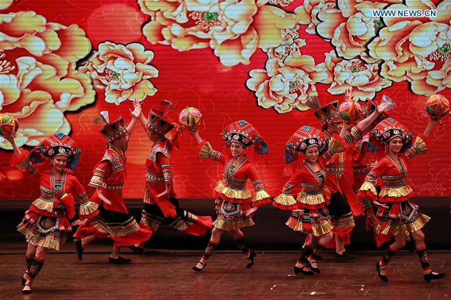 PHILIPPINES-PASAY CITY-CHINESE NEW YEAR-ART PERFORMANCE