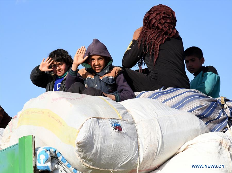 SYRIA-HOMS-RUKBAN CAMP-CIVILIANS-LEAVING