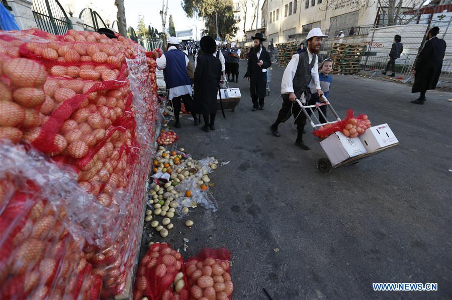 MIDEAST-JERUSALEM-PASSOVER-PREPARATION