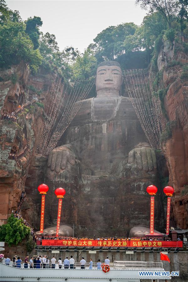 chinese buddha statue