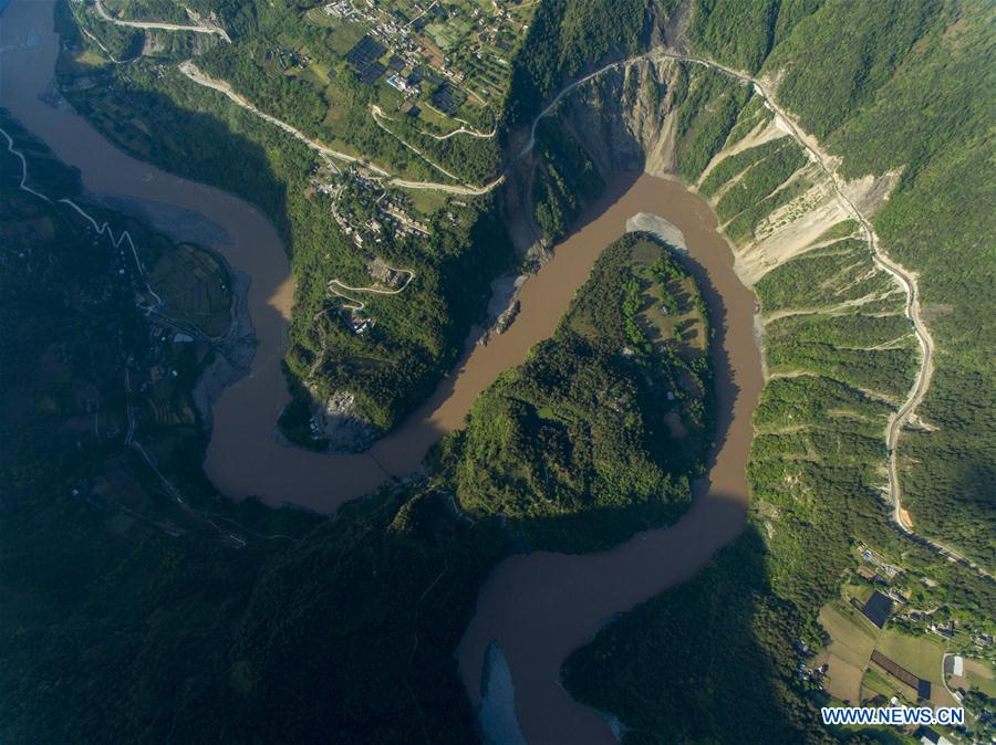 CHINA-YUNNAN-GONGSHAN-NUJIANG RIVER-SCENERY (CN)