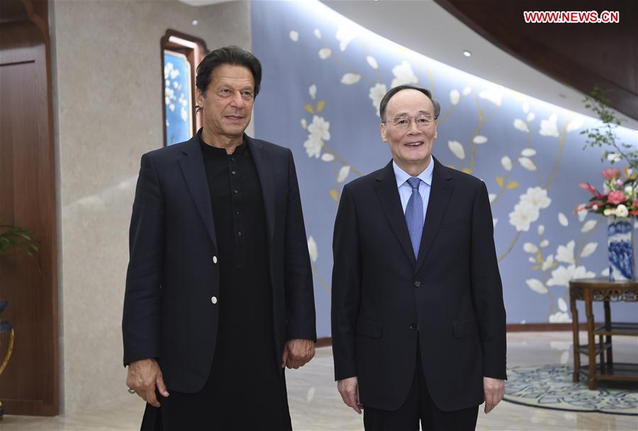 (BRF)CHINA-BEIJING-WANG QISHAN-PAKISTANI PM-MEETING (CN)