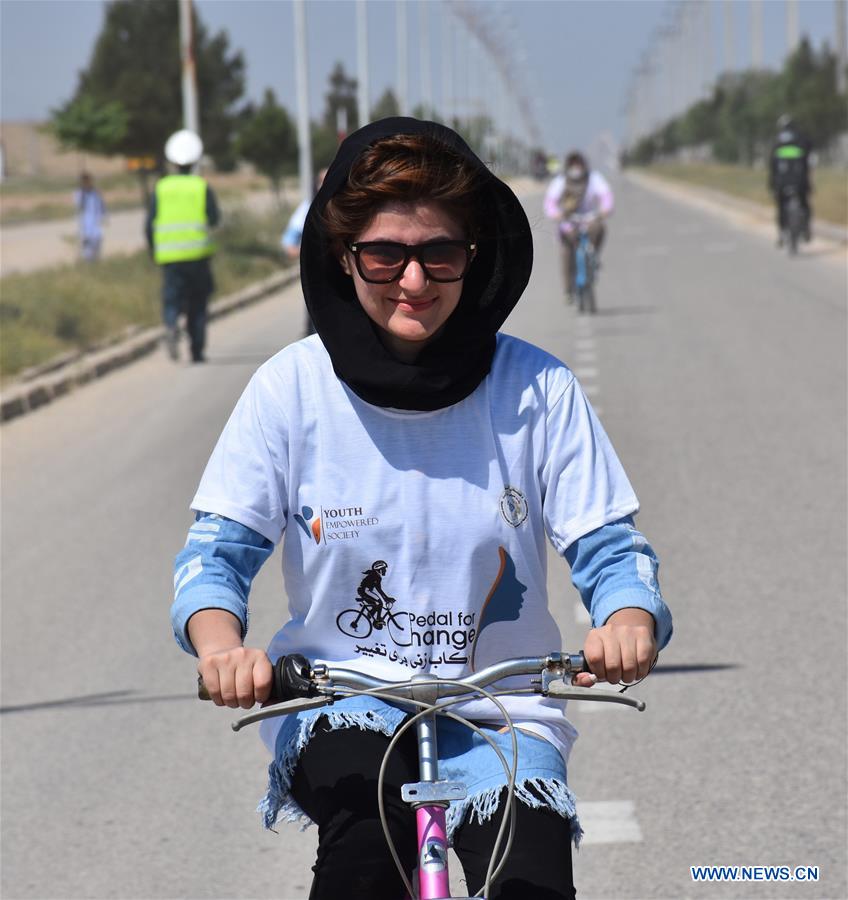 (SP)AFGHANISTAN-BALKH-GIRLS-CYCLING