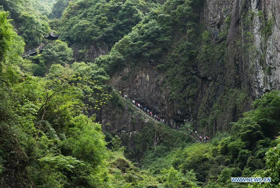 CHINA-LABOR DAY HOLIDAY-FLOWER (CN)