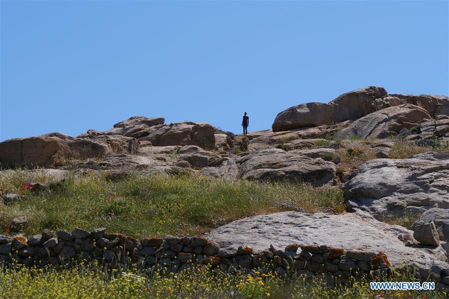 GREECE-MYKONOS-ANTONY-GORMLEY-SCULPTURE-SIGHT