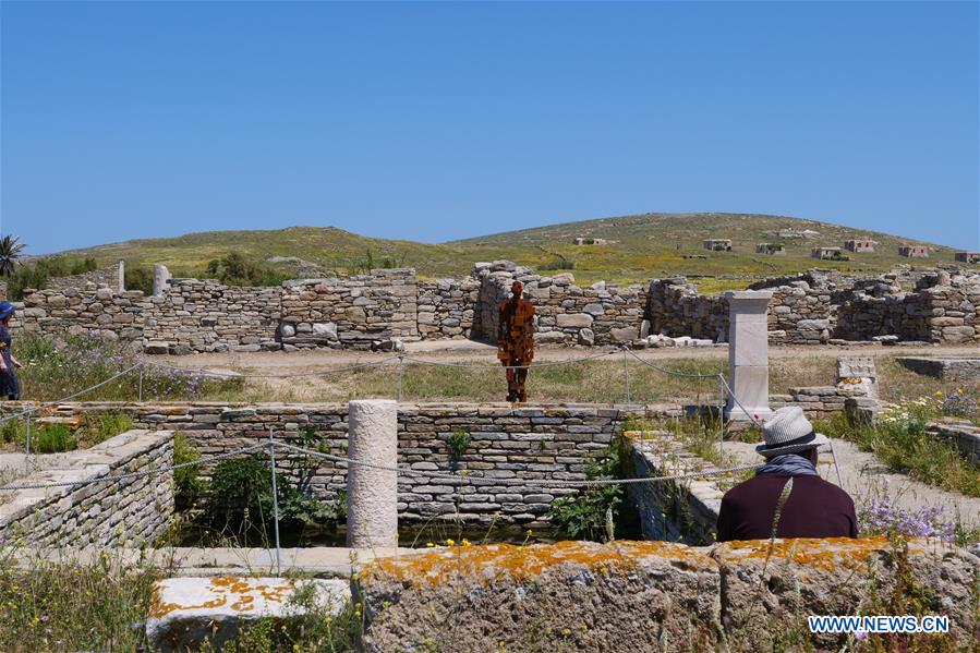 GREECE-MYKONOS-ANTONY-GORMLEY-SCULPTURE-SIGHT