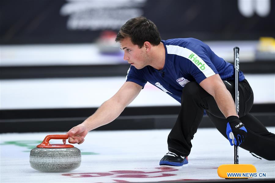 (SP)CHINA-BEIJING-CURLING-WCF WORLD CUP GRAND FINAL-DAY 2