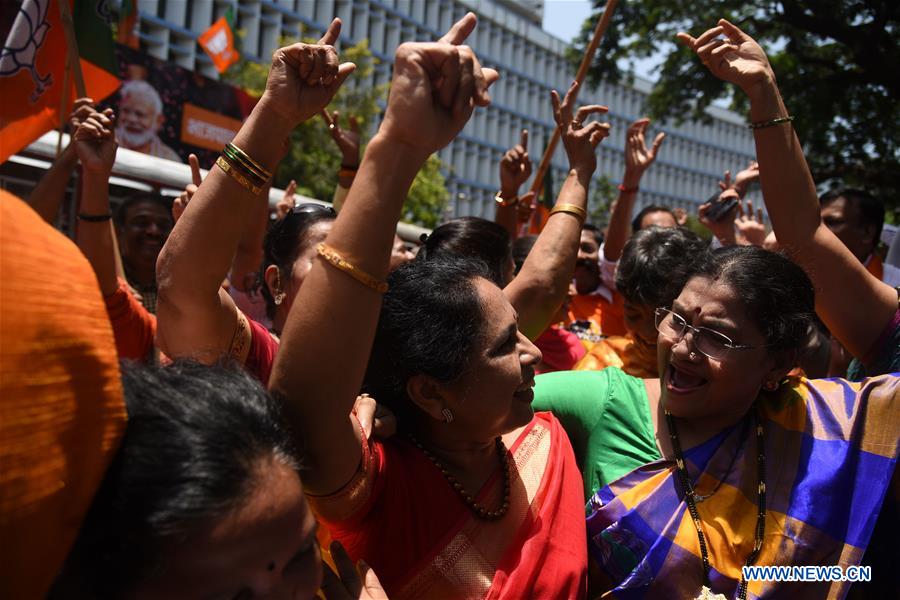 INDIA-MUMBAI-ELECTION-BJP-CELEBRATION