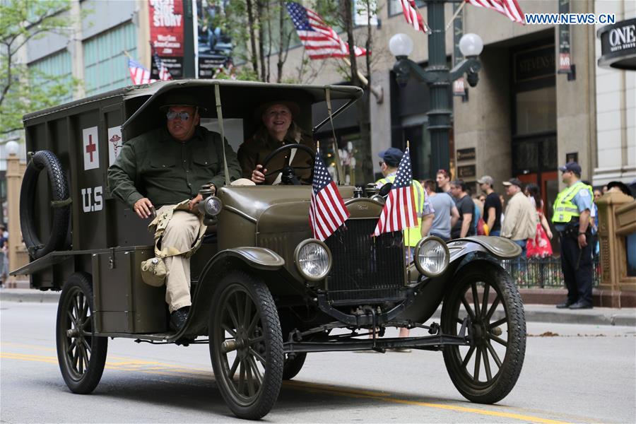 U.S.-CHICAGO-MEMORIAL DAY-PARADE