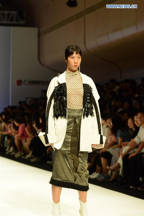 #CHINA-GUANGDONG-GUANGZHOU-GRADUATES-FASHION SHOW (CN)