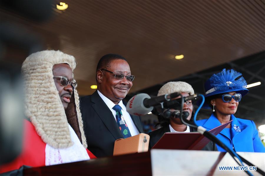 MALAWI-BLANTYRE-NEWLY-ELECTED PRESIDENT-PETER MUTHARIKA-SWEARING IN