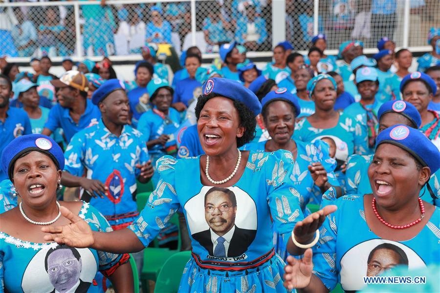 MALAWI-BLANTYRE-NEWLY-ELECTED PRESIDENT-PETER MUTHARIKA-SWEARING IN