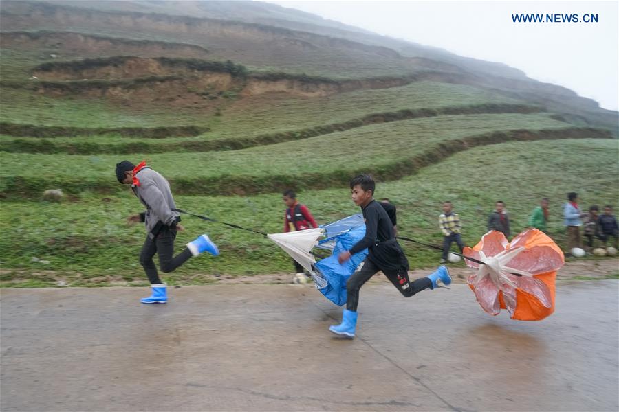 (SP)CHINA-SICHUAN-LIANGSHAN-FOOTBALL (CN)