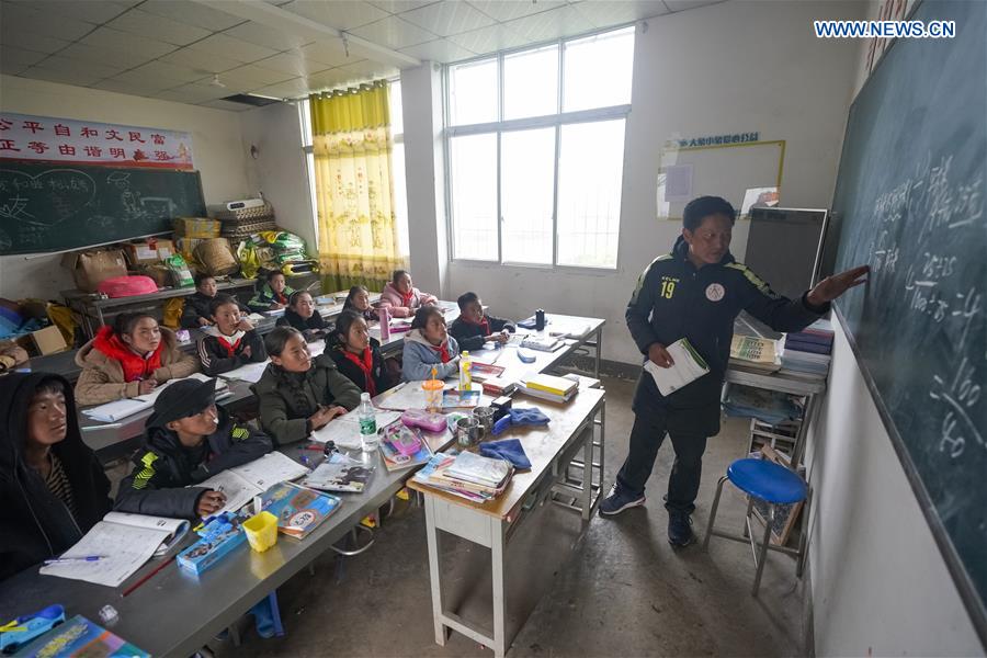 (SP)CHINA-SICHUAN-LIANGSHAN-FOOTBALL (CN)