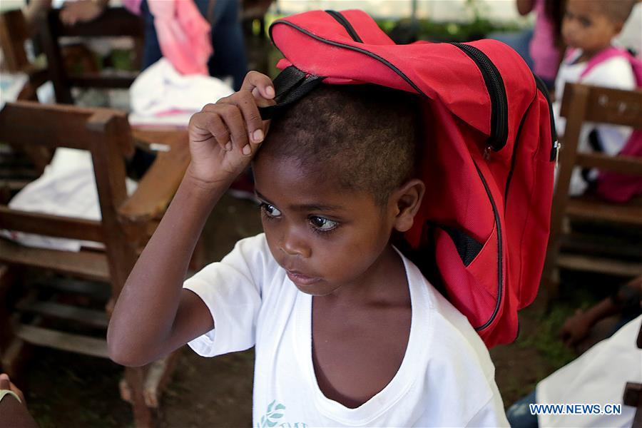 PHILIPPINES-PAMPANGA PROVINCE-FIRST DAY OF SCHOOL