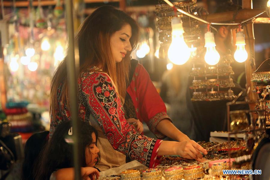 PAKISTAN-ISLAMABAD-EID AL-FITR-SHOPPING