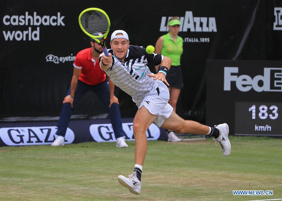 (SP)GERMANY-STUTTGART-TENNIS-MERCEDES CUP-QUARTERFINALS-JAN-LENNARD STRUFF VS LUCAS POUILLE