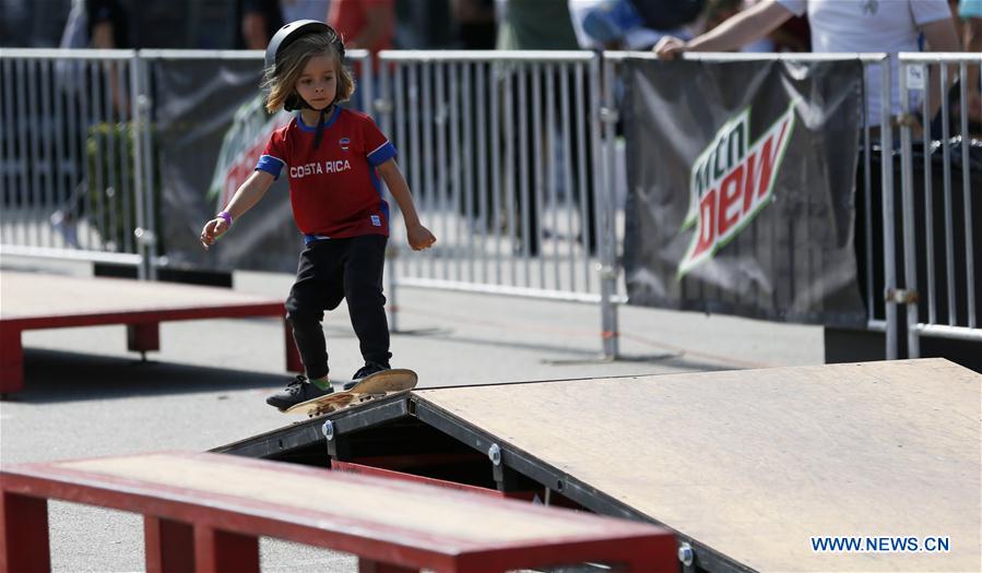 (SP)U.S.-LOS ANGELES-DEW TOUR-SKATEBOARDERS