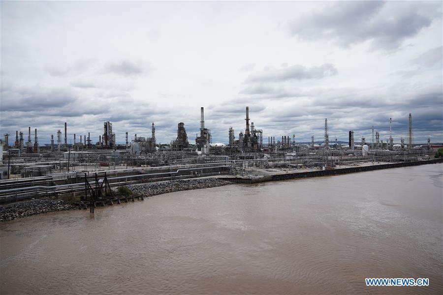 U.S.-PHILADELPHIA-OIL REFINERY-FIRE-CONTAINING