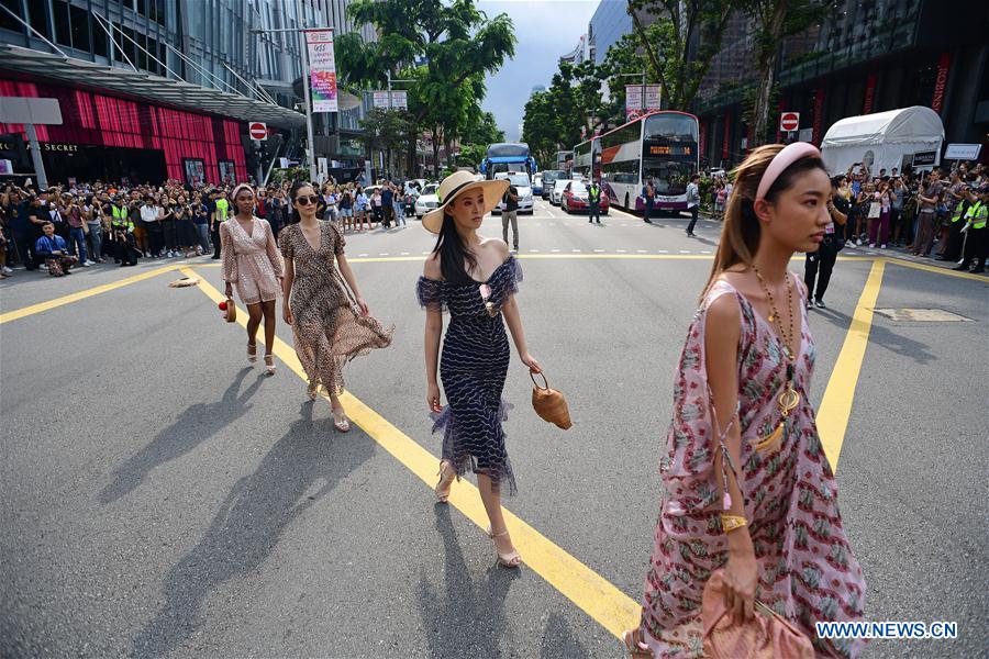 SINGAPORE-ORCHARD ROAD-FASHION SHOW