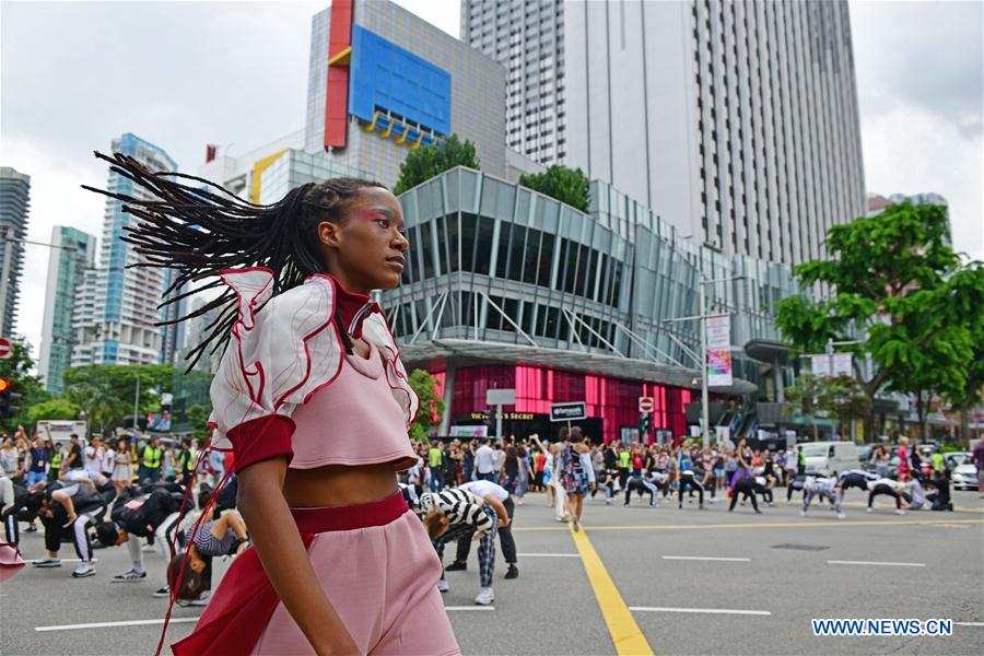 SINGAPORE-ORCHARD ROAD-FASHION SHOW