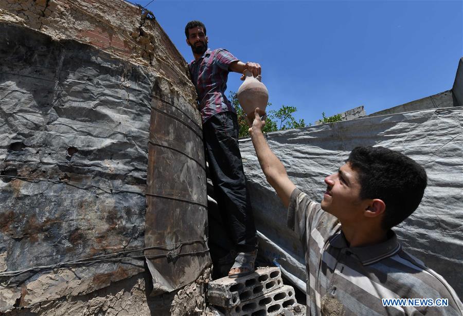 SYRIA-HOMS-POTTERY-CRAFT