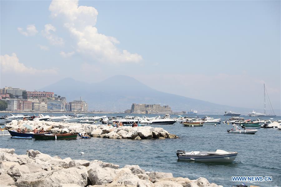 ITALY-NAPLES-HEATWAVE 