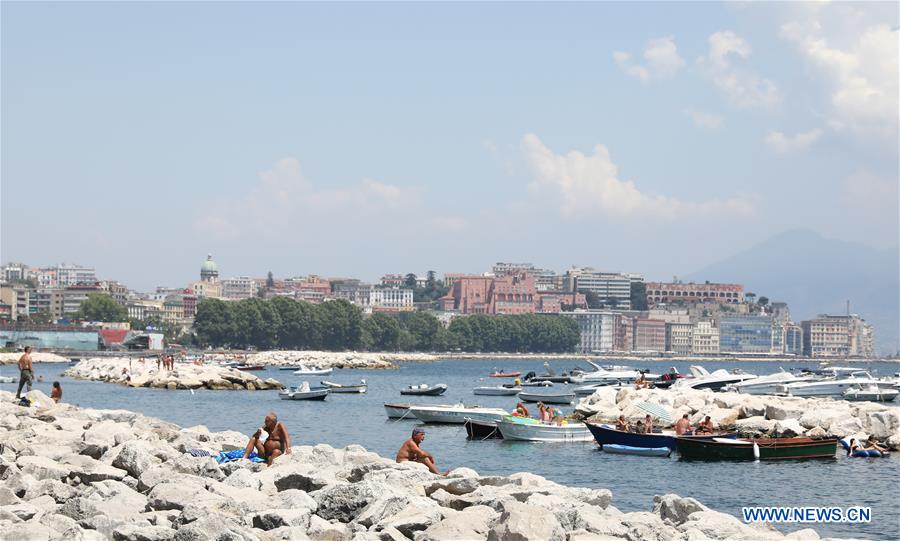 ITALY-NAPLES-HEATWAVE 