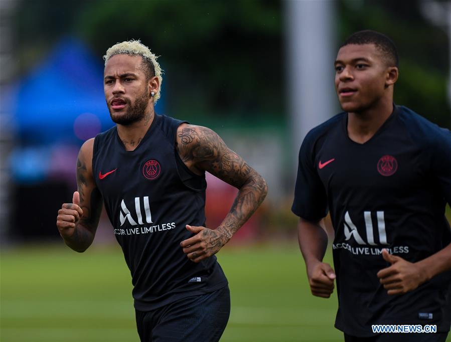 (SP)CHINA-SHENZHEN-FOOTBALL-CHAMPIONS TROPHY-PSG-TRAINING(CN)