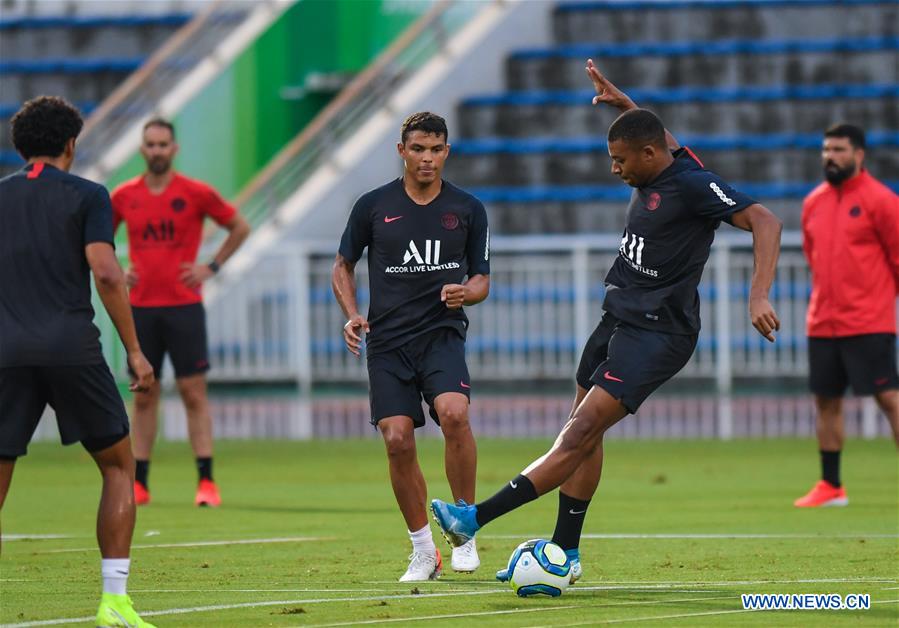 (SP)CHINA-SHENZHEN-FOOTBALL-CHAMPIONS TROPHY-PSG-TRAINING(CN)