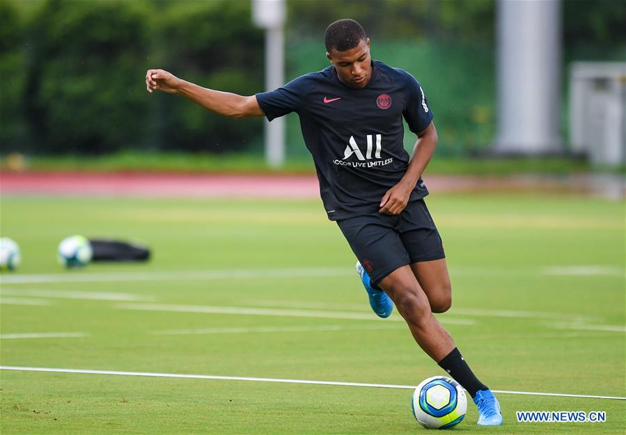 (SP)CHINA-SHENZHEN-FOOTBALL-CHAMPIONS TROPHY-PSG-TRAINING(CN)