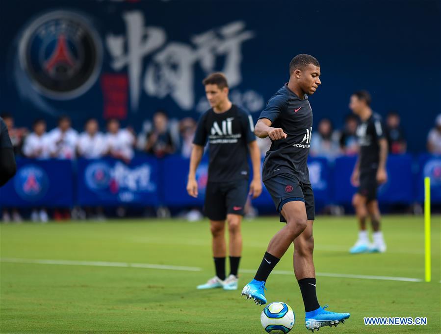 (SP)CHINA-SHENZHEN-FOOTBALL-CHAMPIONS TROPHY-PSG-TRAINING(CN)