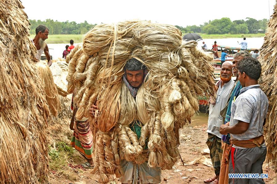 BANGLADESH-MANIKGANJ-WHOLESALE-JUTE-MARKET