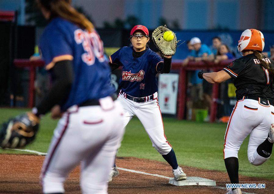 (SP)U.S.-CHICAGO-SOFTBALL-CHICAGO BANDITS VS BEIJING EAGLES 